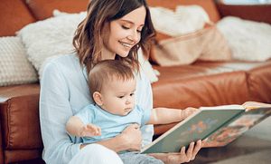 Bebeğe Kitap Okumak
