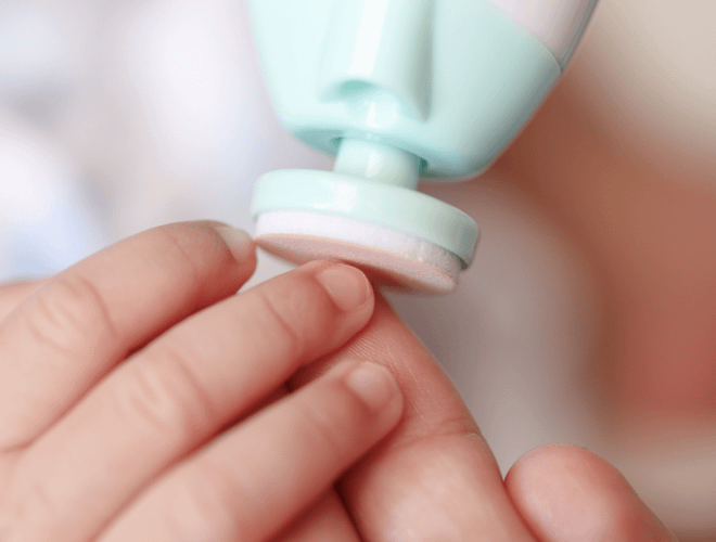 Yenidoğan Bebeğin Tırnak Bakımı